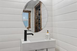 Bellingham Haven - Balcony, Forest View & Fire Pit - 5