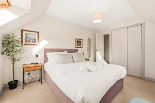Stunning Sea Views - 3BD & Free Parking - 4