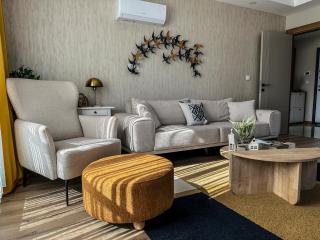 Chic 2BR City Center Flat - 1