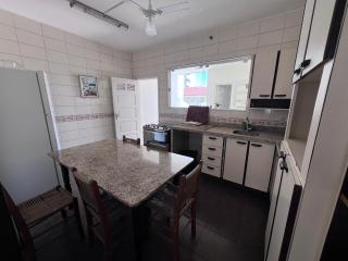 Sobrado acolhedor pertinho do Mar na Praia Central - 4