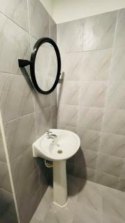 Very budget room for sleep and a lot of space - 6