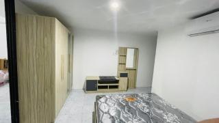 Very budget room for sleep and a lot of space - 2