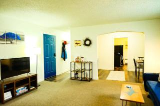 Downtown Blue Room at Villages on Aurora - 6