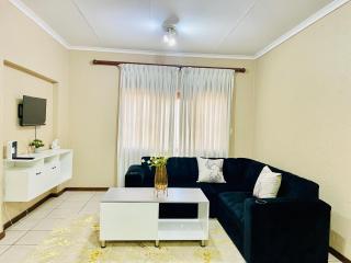 Sandton Skyline Serenity - 7