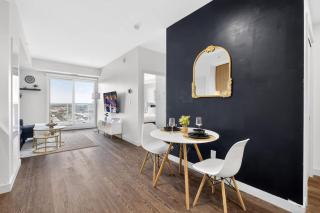 Gym Pool Table 5 min Rogers Place 32nd Floor - 7