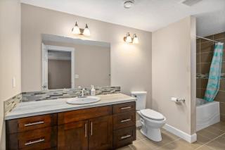 Waterfront Fireplace 90 min Banff AC - 5