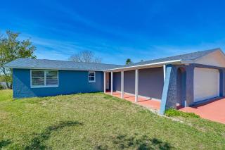 Lakefront Anglers Oasis in Holiday! 8 Mi to Beach - 8