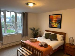 4 Bed Modern Period Styled Home - Easy City Access - 7