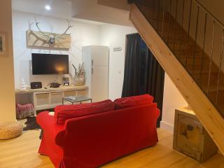 Cosy nap under the Paps - 6