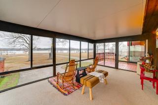 Steps to Shore: Group Getaway on Kentucky Lake! - 0