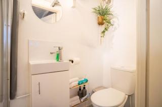 20 minutes from Gatwick airport! - 2