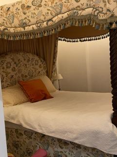 Fordells Lodgings Stylish Rooms in Historic Townhouse - 1