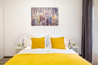 Modern Urban Retreat with Terrace - 7