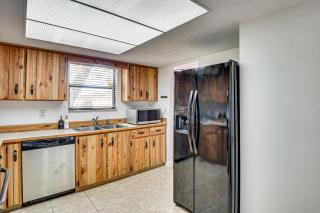 Sun, Sand and Poolside Relaxation! Ormond Beach Unit - 1