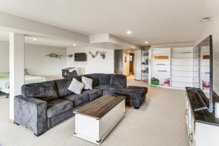 Deck with Lake Mac View! Spacious Family Retreat - 8