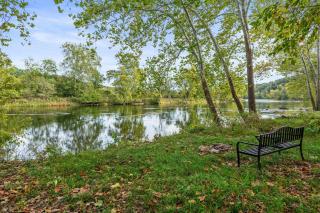 Family Pet-Friendly w River Access Hot Tub Great Views - 6