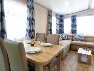 2 Bedroom Statement 2 Caravan- Sleeps 6 - 7