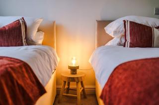 Bright 3BR Home Sleeps 6 City Centre in Crewe - 3