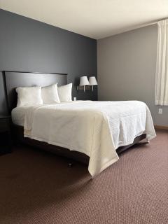 Prairie Inn of Jamestown - 7