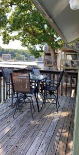 Relaxing Lakefront Condo for your Getaway - 4