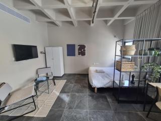 BreezHoouse Sadeh 28 Residence Studio - 8