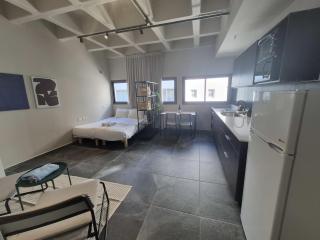 BreezHoouse Sadeh 28 Residence Studio - 6