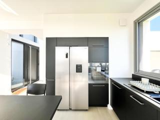 Architect-designed villa with sea view - 6