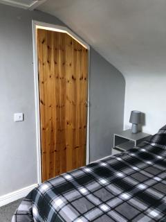 25 mins to Kilkenny,Cashel - 8