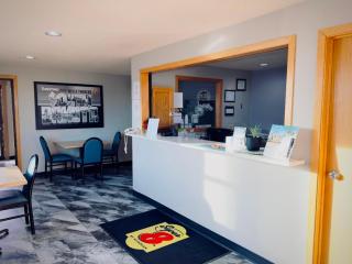 Super 8 by Wyndham Belle Fourche SD - 8