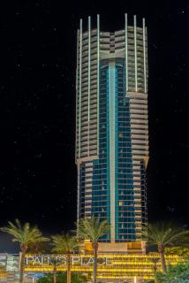 Stunning High Rise Condo with balcony! - 9