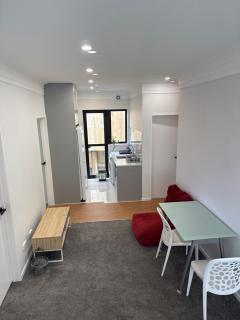 Te White Whare - 3