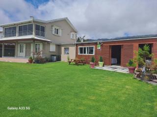 Maison Familiale avec Billard et Grand Jardin Sécurisé - FR-1-786-82 - 0