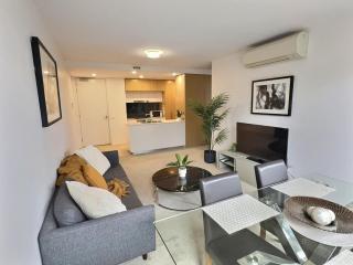 Balcony Apt with 1 Bedroom - 0