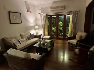 Private Room in a Beautiful Central Bangalore Apartment - 0