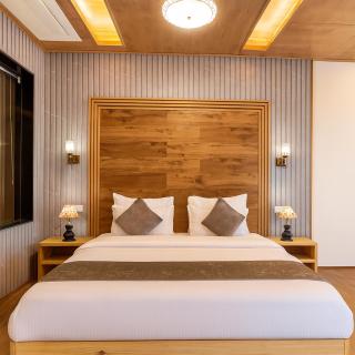 Rockland Cottage Manali - Centrally Heated & Air Cooled Luxury Rooms with Mountain & River View - 9