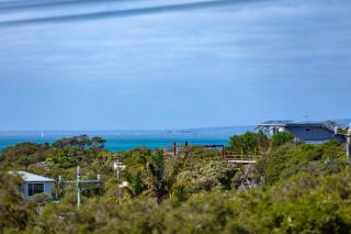 Tuckey Terrace Heated Pool & Spa and Bay Views - 7