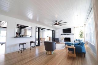 Pool Home - The Howard Oak - 4