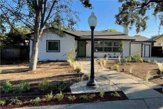 Pool Home - The Howard Oak - 8