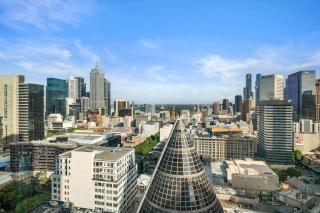 CBD High Rise 2BR With Stunning City Views - 8