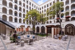 DoubleTree by Hilton Austin - 6