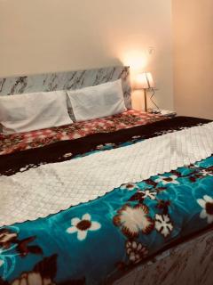 Shri Ladli Krishna Kunj Homestay 250 m NEAR Ram Mandir AYODHYA - 1