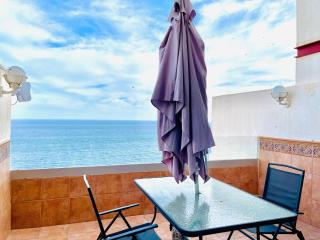 Seafront apartment in La Garrofa near the beach - 1