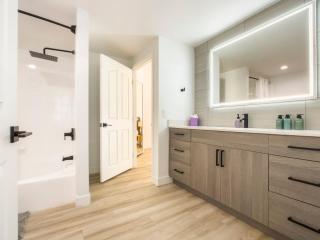 CozySuites at Kierland Commons - 7