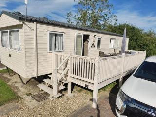 Lovely Caravan With Side Decking At Carlton Meres Holiday Park Ref 60038O - 0