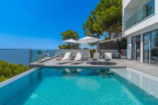 Can Ema, villa moderna con piscina frente al mar - 1