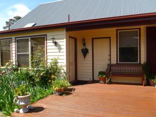 Donalea Bed and Breakfast & Riverview Apartment - Castle Forbes Bay - 5