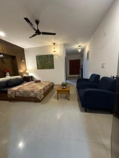 Modern Bath & Theatre loft - 1