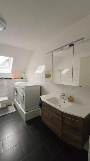 Große und schöne Wohnung in zentraler Lage - 6