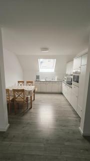 Große und schöne Wohnung in zentraler Lage - 1