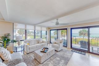 Second floor Gulf front condo with ocean views central AC and access to pool - 0